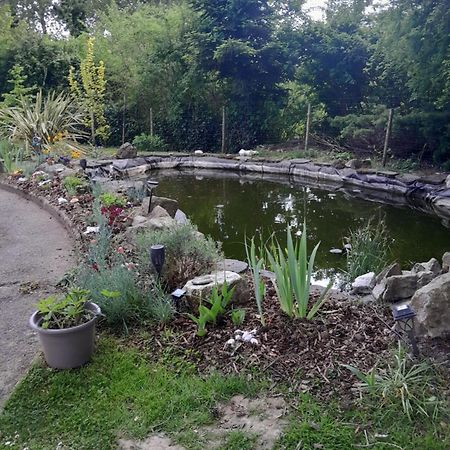 Willa Au Dela Des Remparts Montreuil  Zewnętrze zdjęcie